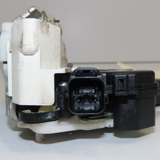 Serrure porte ard occasion CITROEN C-CROSSER Phase 1 04-1995->04-1999 2.2 HDI 160ch 9138Q6 3