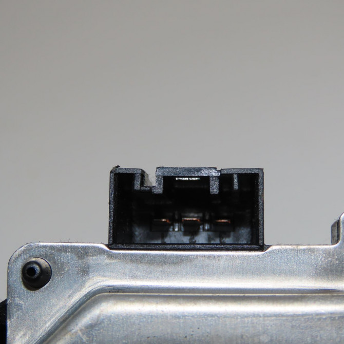 Moteur essuie-glace arrière occasion B.M.W. SERIE 1 I Phase 1 01-2007->07-2011 118d 143ch 67637199569 4