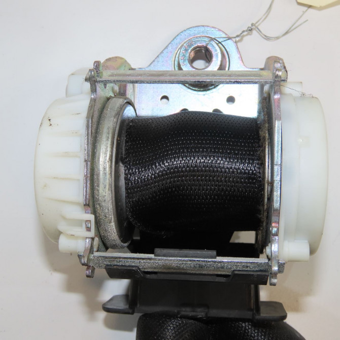 Ceinture avant gauche occasion B.M.W. SERIE 1 I Phase 1 01-2007->07-2011 118d 143ch 72119138243 2