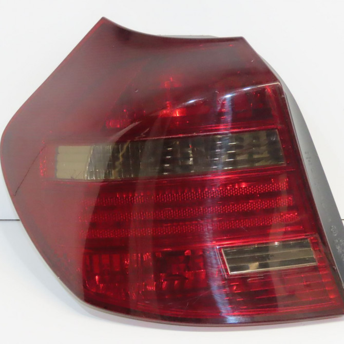 Feu arrière gauche occasion B.M.W. SERIE 1 I Phase 1 01-2007->07-2011 118d 143ch 63217164955 1