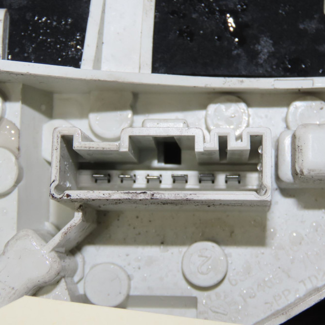 Feu arrière gauche occasion B.M.W. SERIE 1 I Phase 1 01-2007->07-2011 118d 143ch 63217164955 4