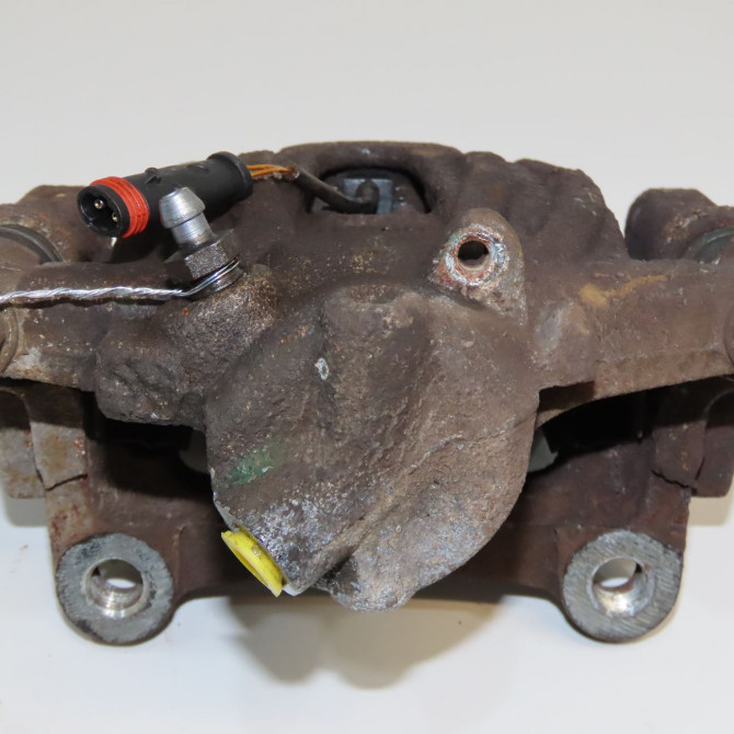 Etrier de frein arrière droit occasion MERCEDES VITO II Phase 1 10-2003->09-2010 109 CDI 88ch 6394200983 3