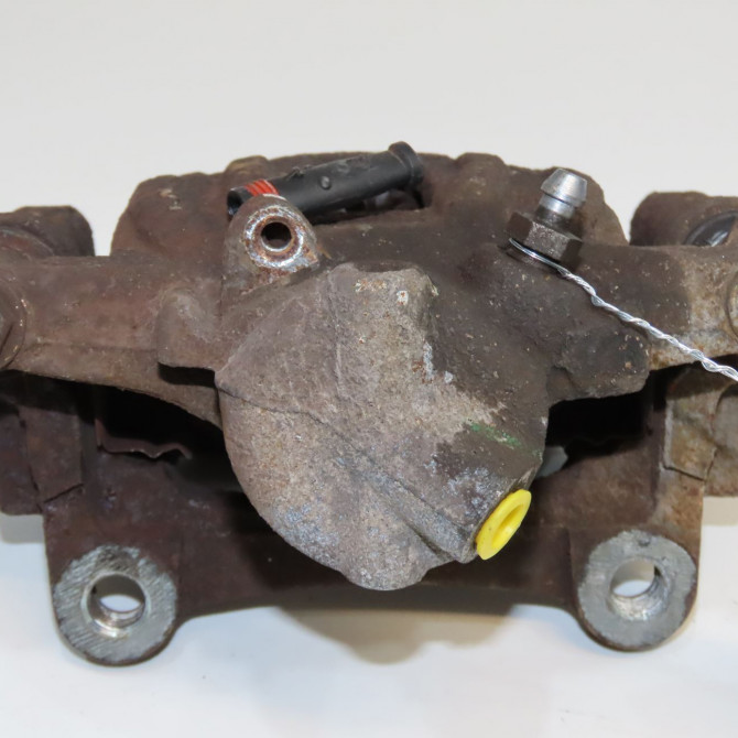 Etrier de frein arrière gauche occasion MERCEDES VITO II Phase 1 10-2003->09-2010 109 CDI 88ch 6394200883 3