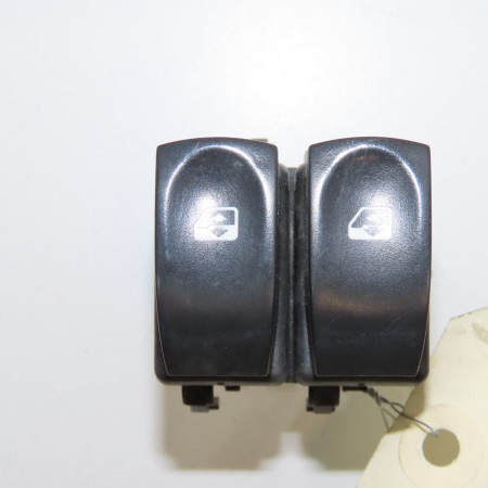 Commande lève-glace porte avant gauche occasion RENAULT TWINGO II Phase 1 06-2007->11-2011 1.2i 16v 75ch 8200214939