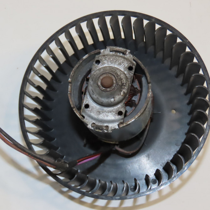 Ventilateur de chauffage occasion FORD FIESTA IV Phase 1 09-1995->09-1999 1.8 D 1055062 2