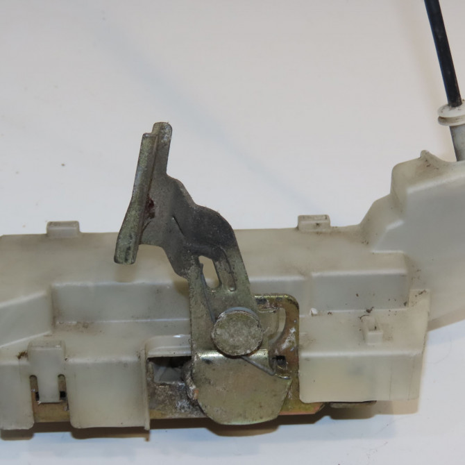 Serrure porte ard occasion FORD FIESTA IV Phase 1 09-1995->09-1999 1.8 D 4594921 3