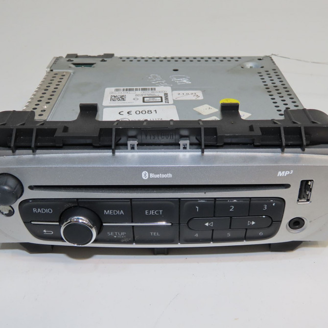 Autoradio occasion RENAULT TWINGO II Phase 2 12-2011->12-2014 1.2i 16v 75ch 281158481R 1