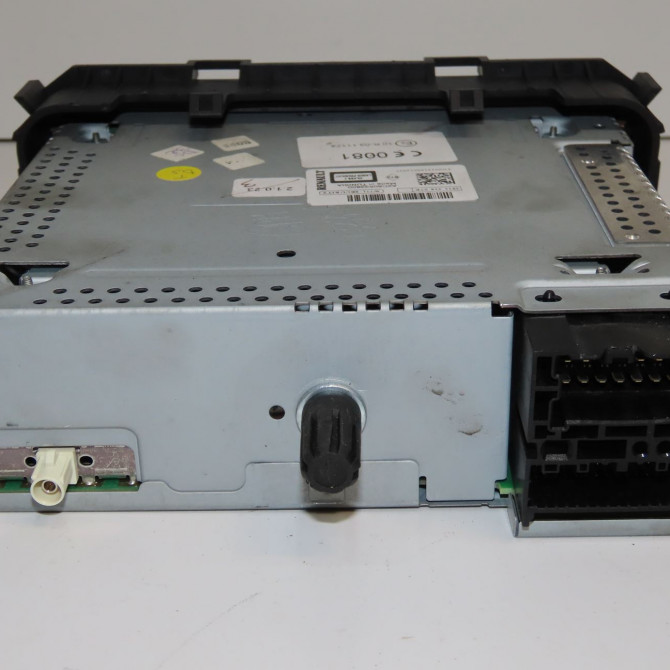 Autoradio occasion RENAULT TWINGO II Phase 2 12-2011->12-2014 1.2i 16v 75ch 281158481R 2