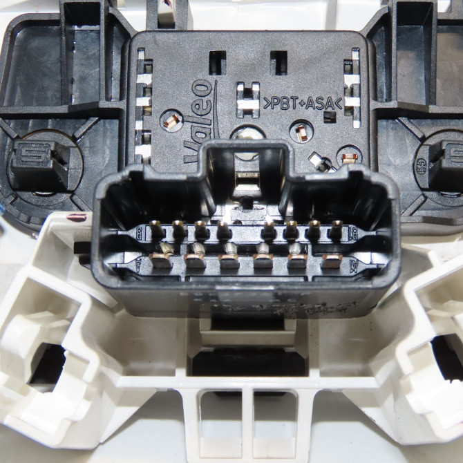 Commande de chauffage occasion RENAULT TWINGO II Phase 1 06-2007->11-2011 1.2i 16v 75ch 7701067954 3