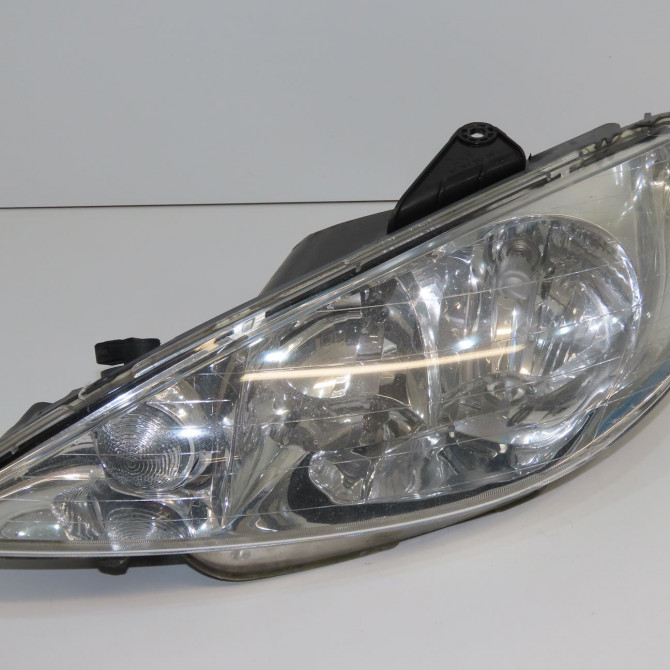 Phare gauche occasion PEUGEOT 206 Phase 2 02-2003->02-2009 1.4 HDI 70ch 6208A0 1