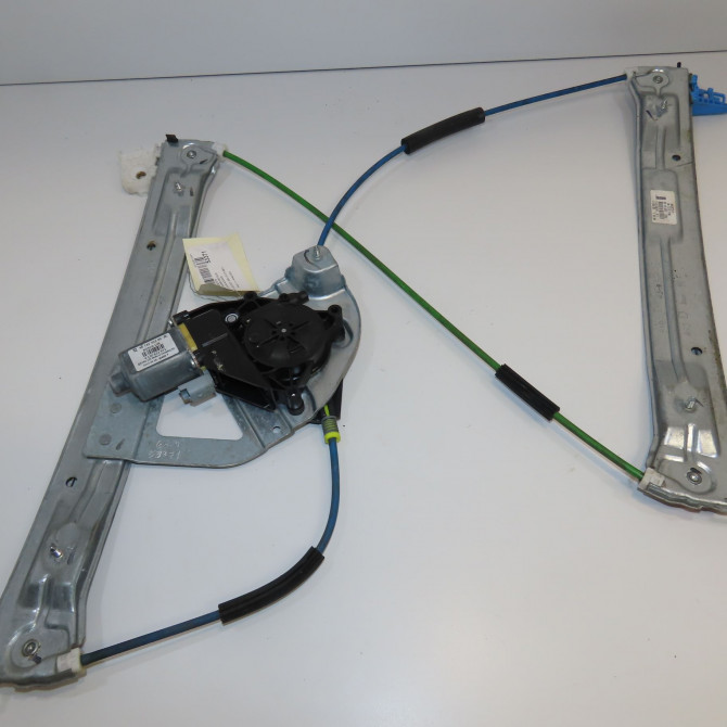 Mecanisme + moteur lève-glace avant droit occasion PEUGEOT 208 208 Phase 1 2012-03-01->2015-09-30 1.0i VTI 68ch 9673155180 1