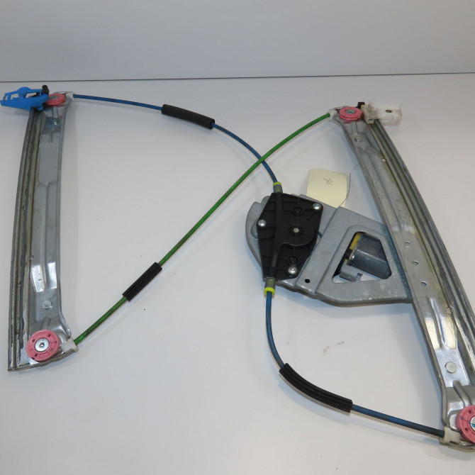 Mecanisme + moteur lève-glace avant droit occasion PEUGEOT 208 208 Phase 1 2012-03-01->2015-09-30 1.0i VTI 68ch 9673155180 2