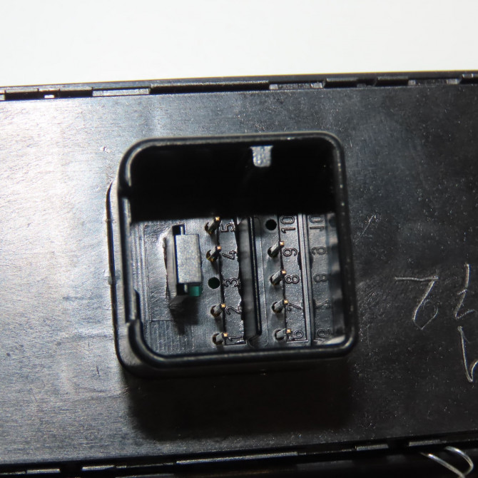 Commande lève-glace porte avant gauche occasion  5K4959857AXSH 4