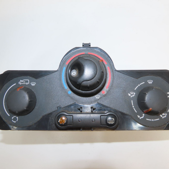 Commande de chauffage occasion RENAULT KANGOO II Phase 1 01-2008->03-2013 1.5 DCI 75ch 275109404R 1