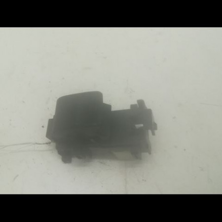 Commande lève-glace porte avant droite occasion TOYOTA YARIS II Phase 1 12-2005->11-2009 1.3 VVT-i 848100D030