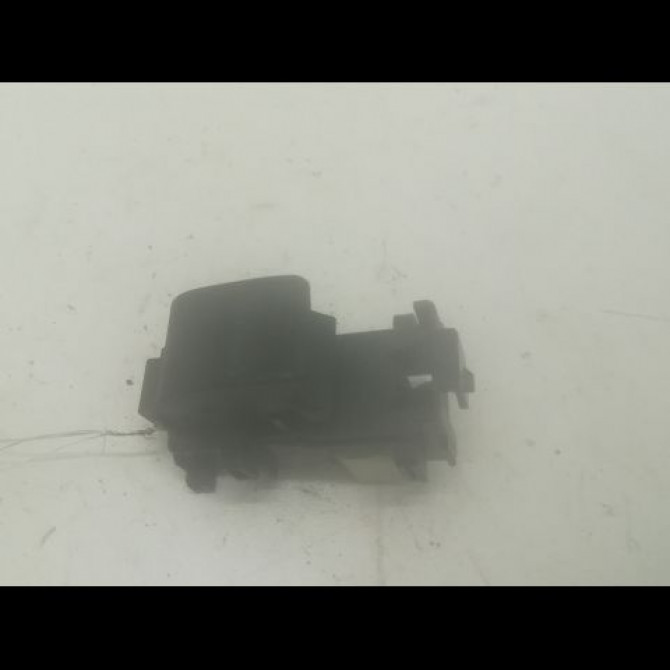 Commande lève-glace porte avant droite occasion TOYOTA YARIS II Phase 1 12-2005->11-2009 1.3 VVT-i 848100D030 1