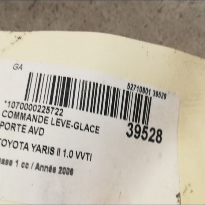 Commande lève-glace porte avant droite occasion TOYOTA YARIS II Phase 1 12-2005->11-2009 1.0 VVTI 848100D030 3
