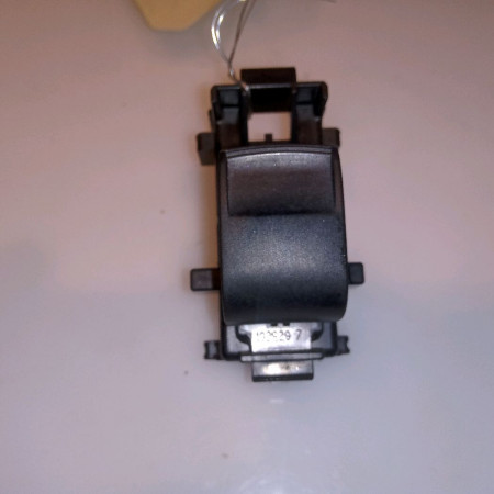 Commande lève-glace porte avant droite occasion TOYOTA YARIS II Phase 2 01-2009->05-2011 1.4 D-4D 90ch 848100D030