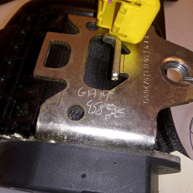 Ceinture avant droite occasion VOLKSWAGEN GOLF V Phase 1 11-2003->10-2008 1.4i 75ch 1K3857706TRAA 3