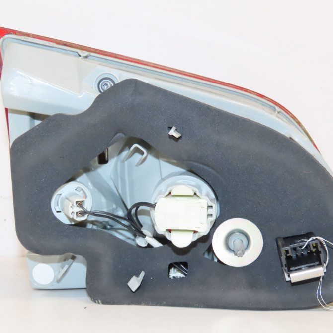 Feu arrière intérieur droit occasion PEUGEOT 308 II Phase 1 04-1995->04-1999 1.2 PureTech 110ch 9678094880 2