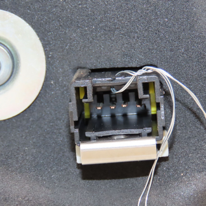 Feu arrière intérieur droit occasion PEUGEOT 308 II Phase 1 04-1995->04-1999 1.2 PureTech 110ch 9678094880 3