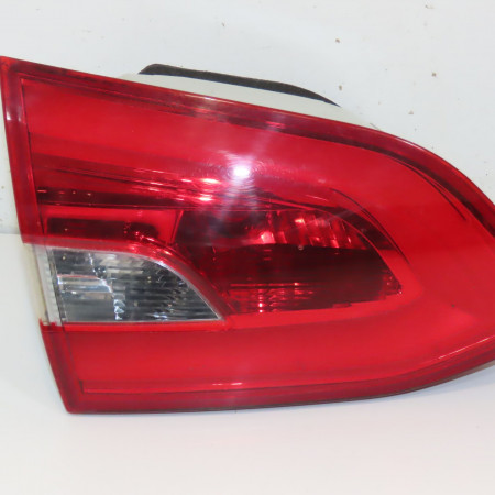 <span class="tt">Feu arrière interieur gauche occasion  </span><span class="designation"> </span>