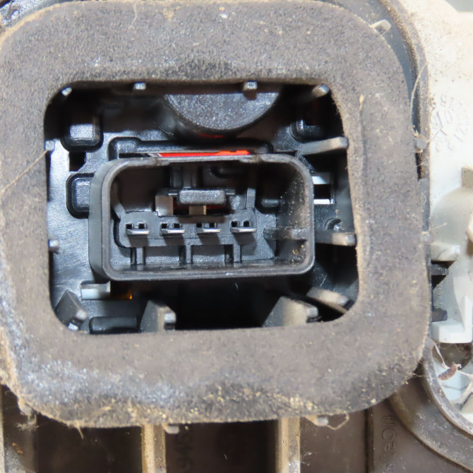 Feu arrière gauche occasion VOLKSWAGEN GOLF V Phase 1 11-2003->10-2008 1.9 TDI 105ch 1K6945095T 3