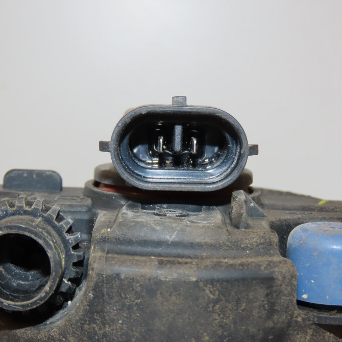 Phare antibrouillard avant droit occasion TOYOTA YARIS II Phase 1 12-2005->11-2009 1.4 D-4D 812100D042 3