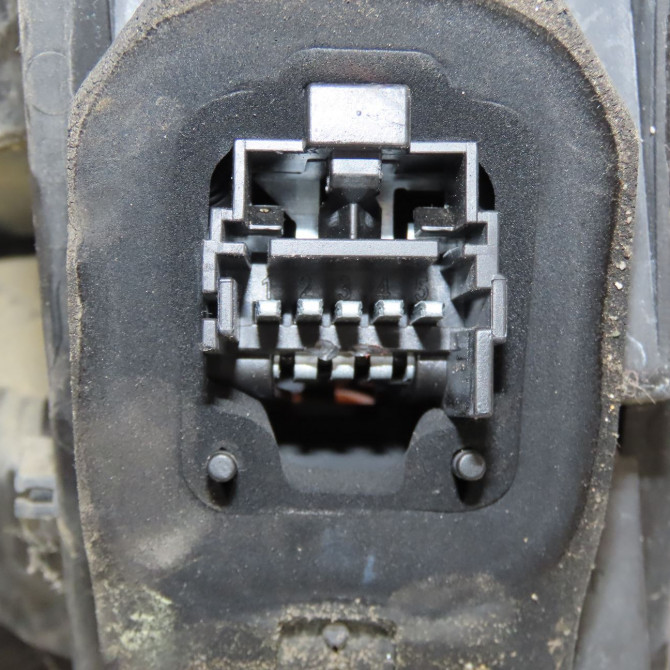 Feu arrière gauche occasion RENAULT TWINGO II Phase 1 06-2007->11-2011 1.2i 16v 75ch 8200387888 3