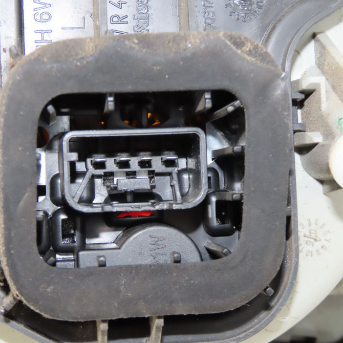 Feu arrière gauche occasion VOLKSWAGEN GOLF V Phase 1 11-2003->10-2008 1.9 TDI 105ch 1K6945095T 3