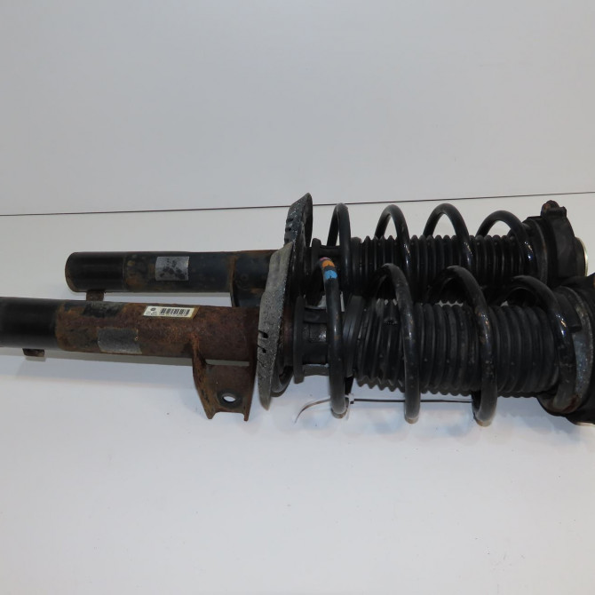 Amortisseur avant droit occasion VOLKSWAGEN GOLF V Phase 1 11-2003->10-2008 1.9 TDI 105ch 1K0413031ED 1