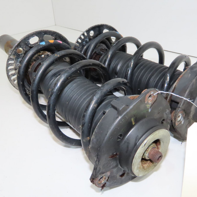 Amortisseur avant droit occasion VOLKSWAGEN GOLF V Phase 1 11-2003->10-2008 1.9 TDI 105ch 1K0413031ED 2