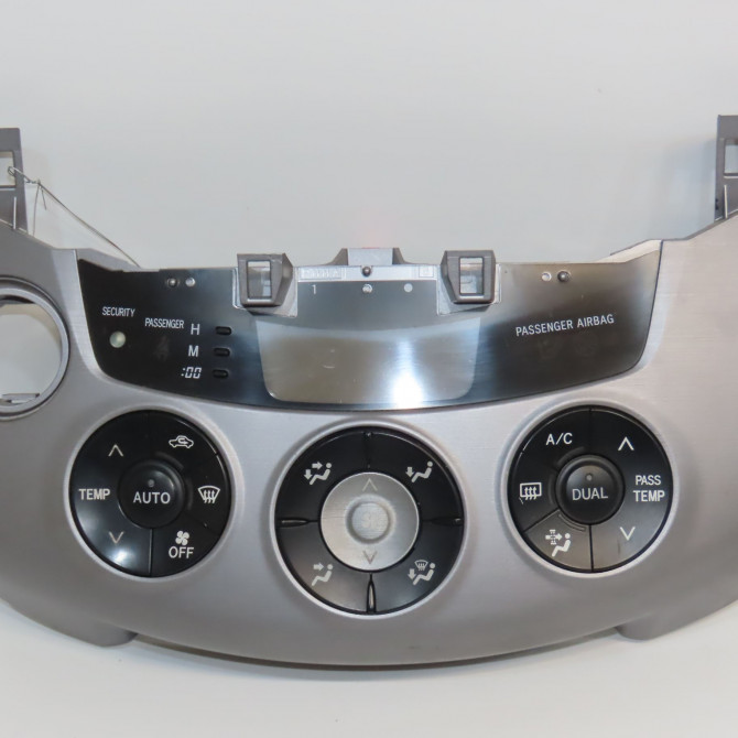 Commande de chauffage occasion TOYOTA RAV4 III Phase 1 02-2006->11-2009 177 D-4D 5590042250B0 1