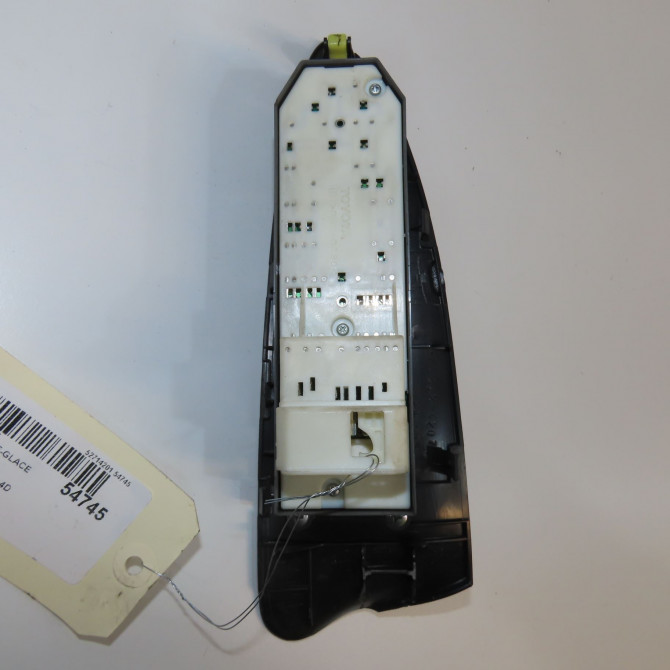 Commande lève-glace porte avant gauche occasion TOYOTA RAV4 III Phase 1 02-2006->11-2009 177 D-4D 8482012520 2