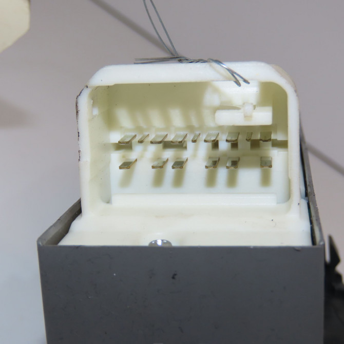 Commande lève-glace porte avant gauche occasion TOYOTA RAV4 III Phase 1 02-2006->11-2009 177 D-4D 8482012520 3