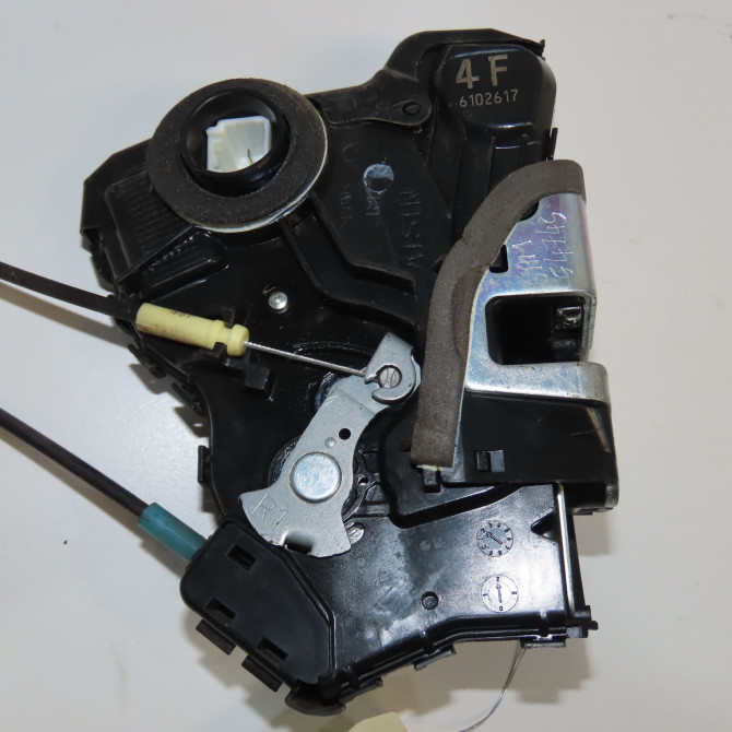 Serrure porte avd occasion TOYOTA RAV4 III Phase 1 02-2006->11-2009 177 D-4D 6903042221 2