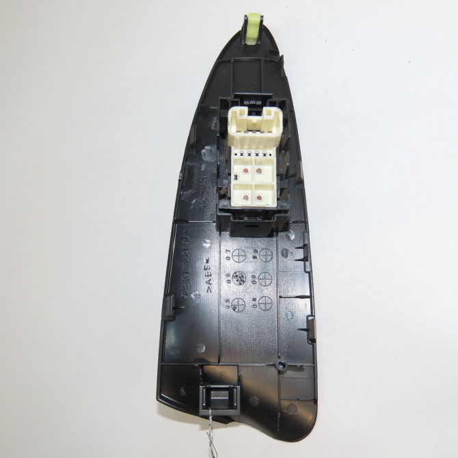 Commande lève-glace porte avant droite occasion TOYOTA RAV4 III Phase 1 02-2006->11-2009 177 D-4D 848100D030 2