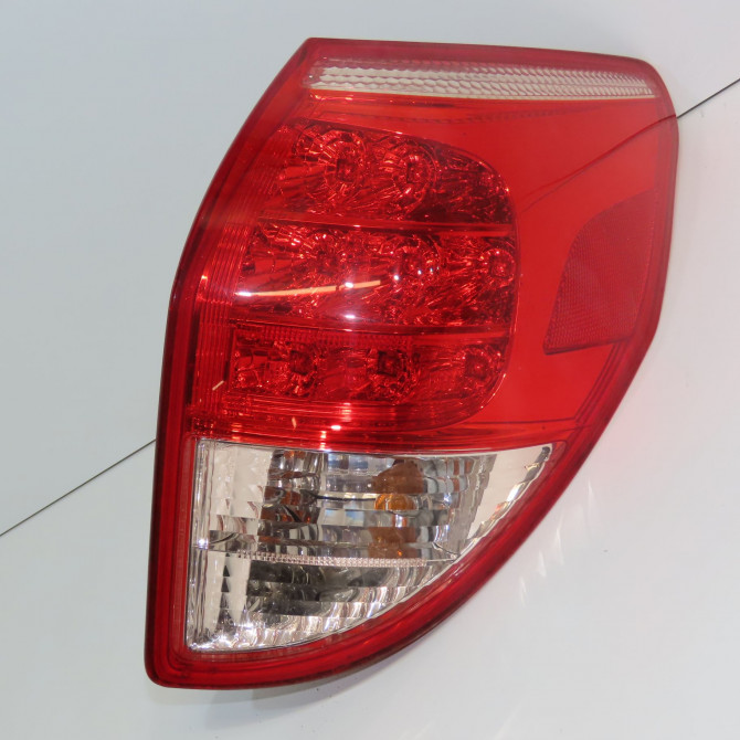 Feu arrière droit occasion TOYOTA RAV4 III Phase 1 02-2006->11-2009 177 D-4D 8155142091 1