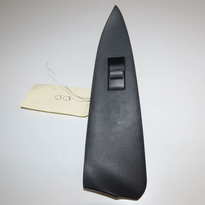 Commande leve-glace porte arrière gauche occasion TOYOTA RAV4 III Phase 1 02-2006->11-2009 177 D-4D 848100D030 1