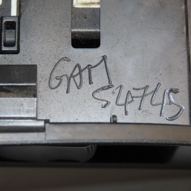 Commande leve-glace porte arrière gauche occasion TOYOTA RAV4 III Phase 1 02-2006->11-2009 177 D-4D 848100D030 4