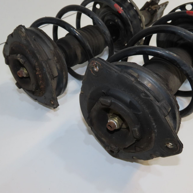 Amortisseur avant droit occasion RENAULT MODUS Phase 1 09-2004->12-2007 1.6i 16v 8200675732 3