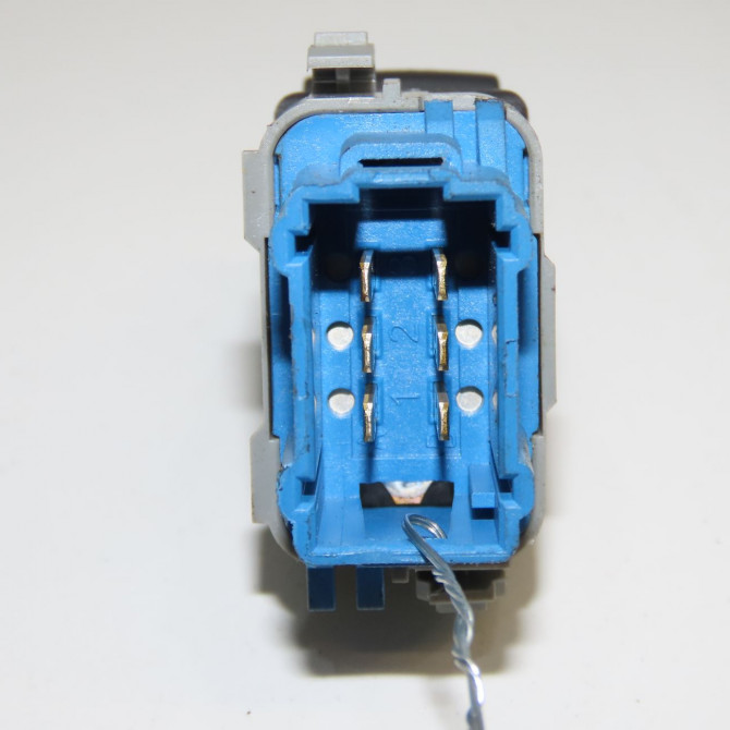 Commande lève-glace porte avant droite occasion RENAULT KANGOO II Phase 1 01-2008->03-2013 1.5 DCI 75ch 8200476809 2