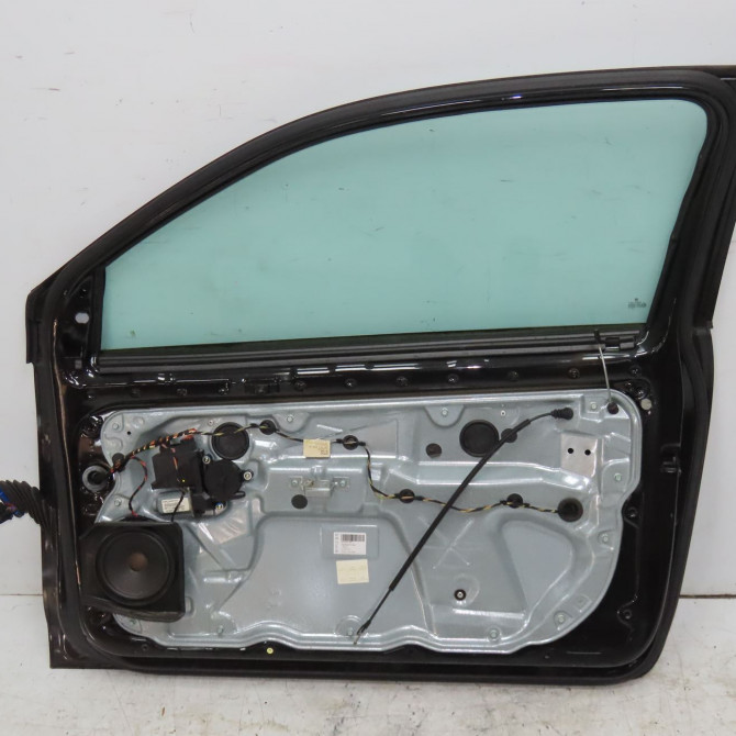 Porte avant droite occasion VOLKSWAGEN POLO IV Phase 1 01-2002->05-2005 1.2 65ch 6Q3831056K 2