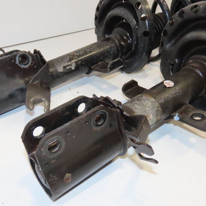 Amortisseur avant droit occasion RENAULT MODUS Phase 2 01-2008->12-2012 1.6i 16v 110ch 8200675732 3