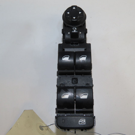 <span class="tt">Commande lève-glace porte avant gauche occasion  </span><span class="designation"> </span>