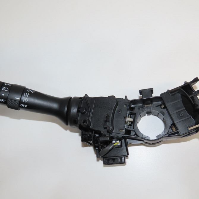 Commande clignotant occasion TOYOTA RAV4 III Phase 1 02-2006->11-2009 177 D-4D 8411942020 1