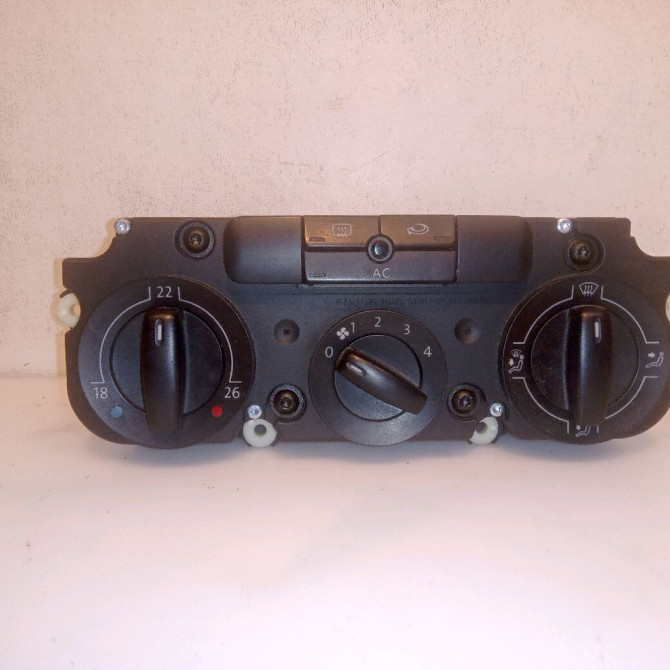 Commande de chauffage occasion VOLKSWAGEN GOLF V Phase 1 11-2003->10-2008 1.9 TDI 90ch 1K0820047JNWHS 1