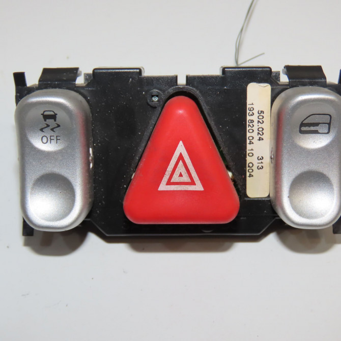 Bouton de warning occasion CHRYSLER CROSSFIRE Phase 1 04-1995->04-1999 3.2i V6 217ch 5102614AA 1