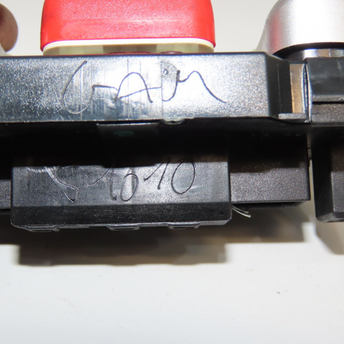 Bouton de warning occasion CHRYSLER CROSSFIRE Phase 1 04-1995->04-1999 3.2i V6 217ch 5102614AA 3