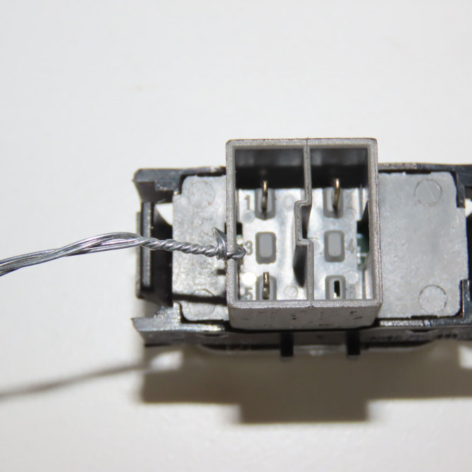 Commande lève-glace porte avant gauche occasion CHRYSLER CROSSFIRE Phase 1 04-1995->04-1999 3.2i V6 217ch 5096806AA 3